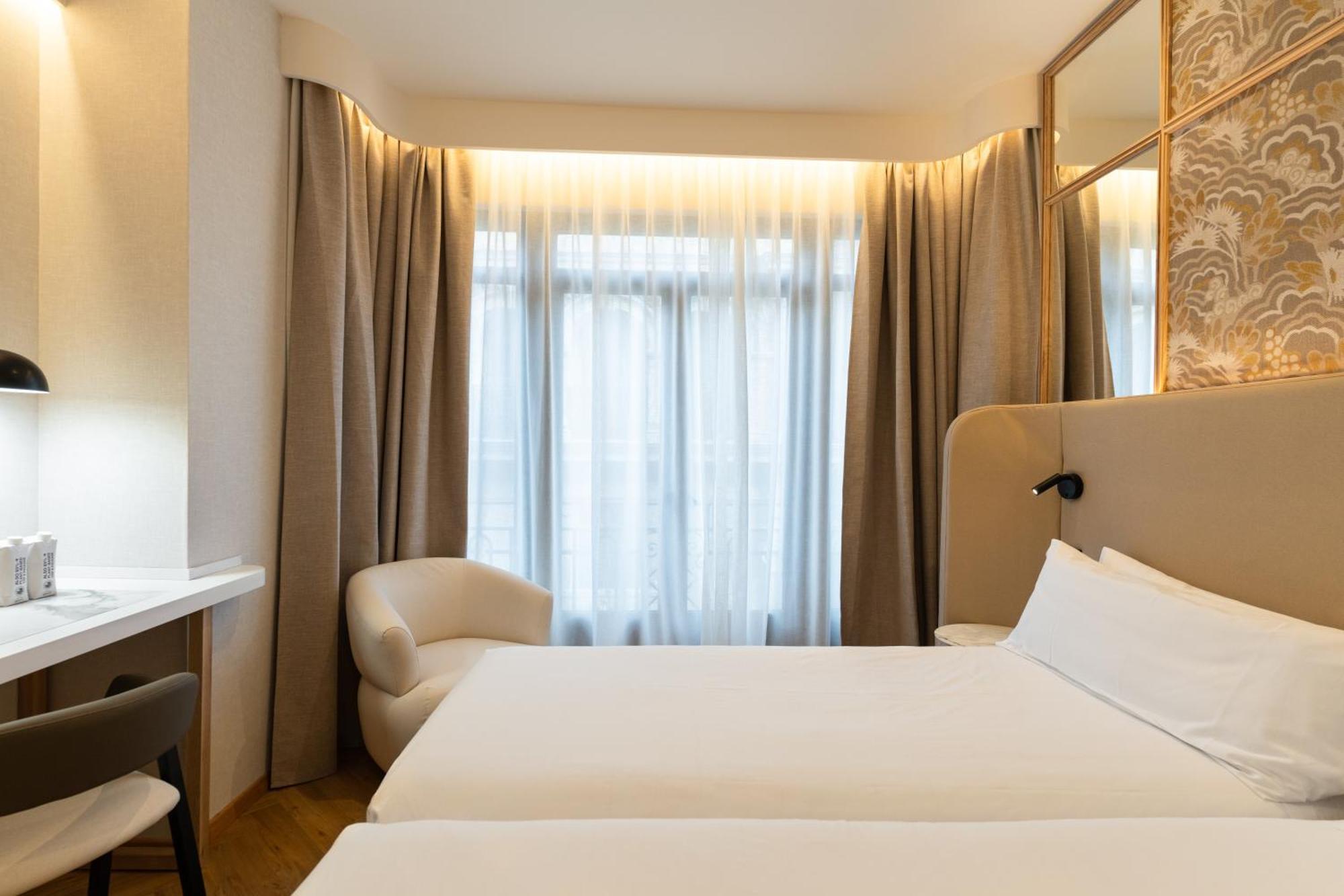 Petit Palace Chueca Madrid Ngoại thất bức ảnh