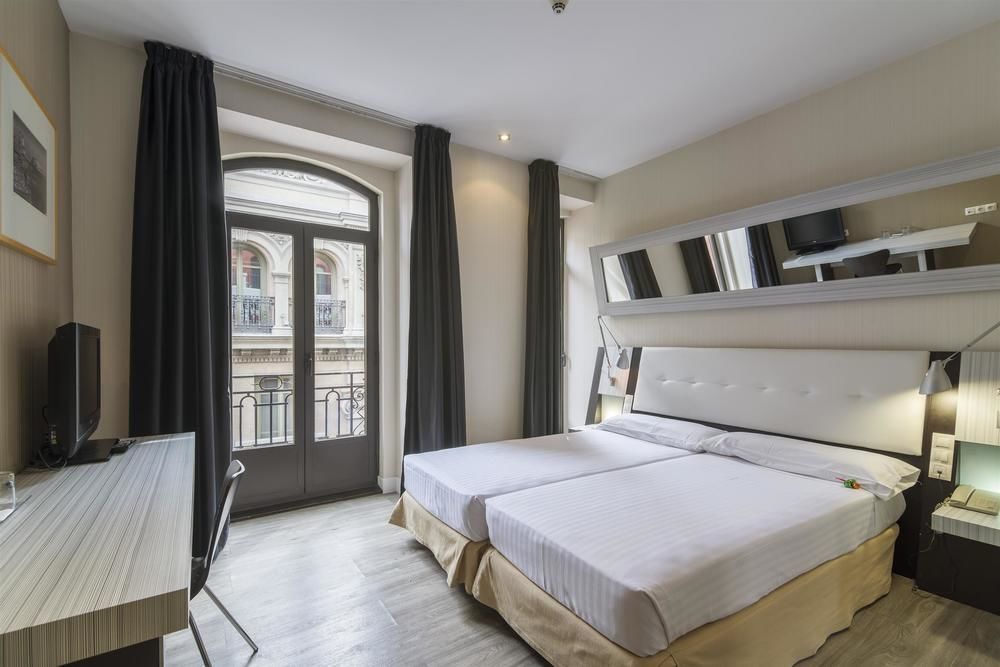Petit Palace Chueca Madrid Ngoại thất bức ảnh